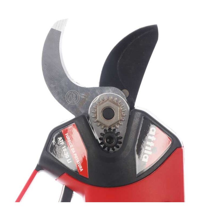 Akkubetriebene Gartenschere ATTILA ATF15.30LI, maximaler Schnittdurchmesser 30 mm | Newgardenmac.com