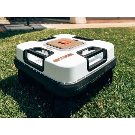 AMBROGIO QUAD ELITE 4WD 2x5 Ah Roboter schneidet 29 cm bis zu 3500 qm | Newgardenmac.com