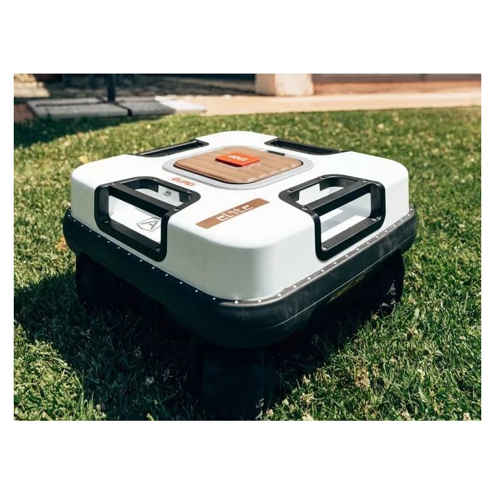 AMBROGIO QUAD ELITE robot 4WD 2x5 Ah coupe 29 cm jusqu'à 3500 m². | Newgardenmac.com