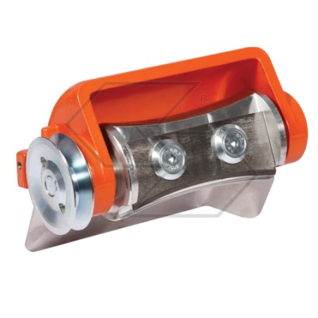 2-blade hollow roller debarker TYPE 117LT with 10 mm slot for chainsaws | Newgardenmac.com