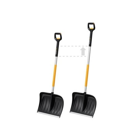 FISKARS SnowXpert snow plough with telescopic handle suitable for clearing driveways | Newgardenmac.com