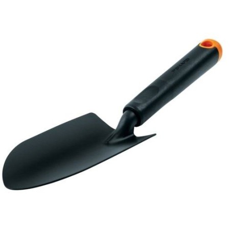 FISKARS Ergo wide blade transplanter for ground care 1027017 | Newgardenmac.com