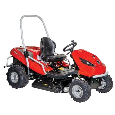 OLEOMAC APACHE 92 EVO 4X4 708cc lawn tractor with 92 cm hydrostatic cut | Newgardenmac.com