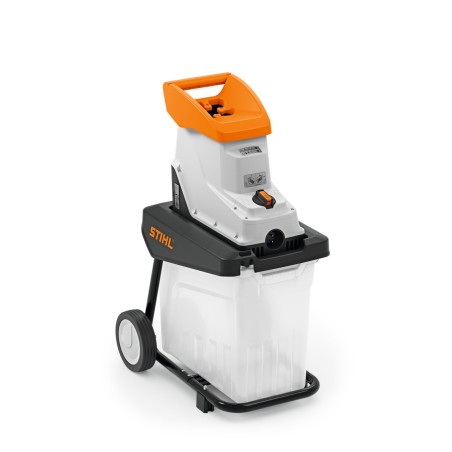 La trituradora eléctrica STIHL GHE135L de 230 V ramifica hasta 35 mm de apertura de hoja de trébol | Newgardenmac.com