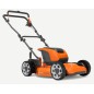 Cortacésped autopropulsado a batería HUSQVARNA LB246iS de 36 V, ancho de corte 46 cm