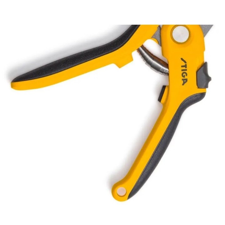 STIGA Bypass pruning shears, max cutting diameter 24 mm, comfort handle | Newgardenmac.com