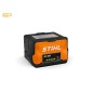 Batería de iones de litio STIHL AK20 de 36 V y 2 Ah con indicador LED para motosierra y desbrozadora.