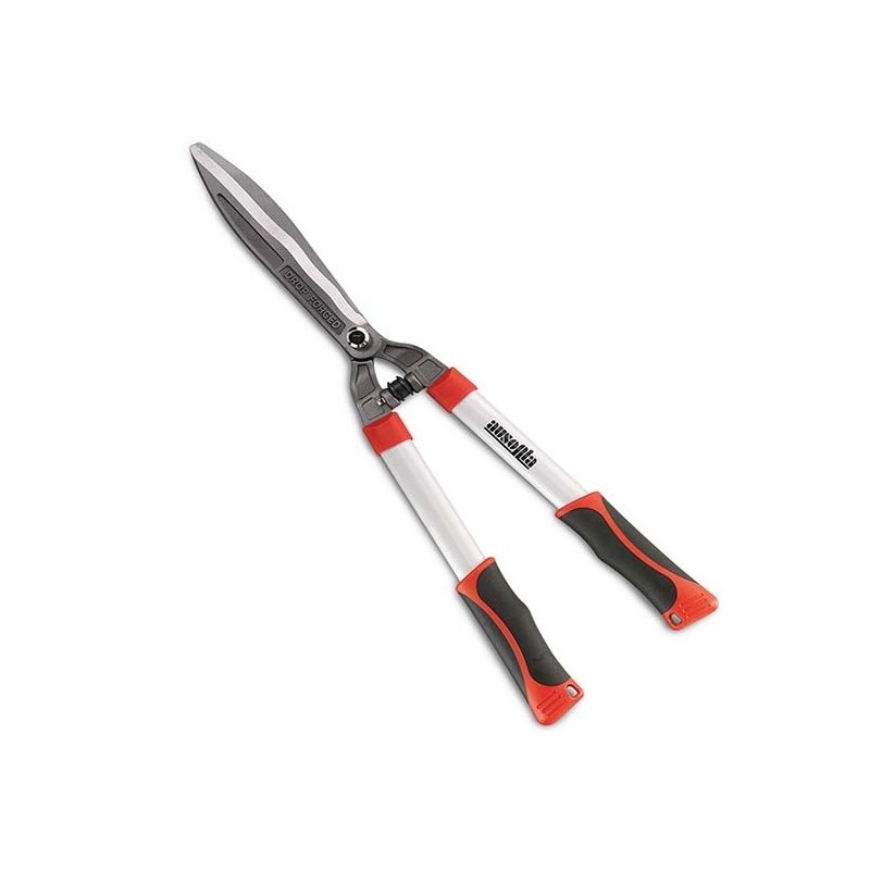 Ideal pruning shear for hedge cutting with wavy blade